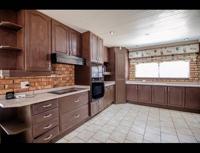9 BEDROOM FREEHOLD FOR SALE IN RAVENSWOOD
